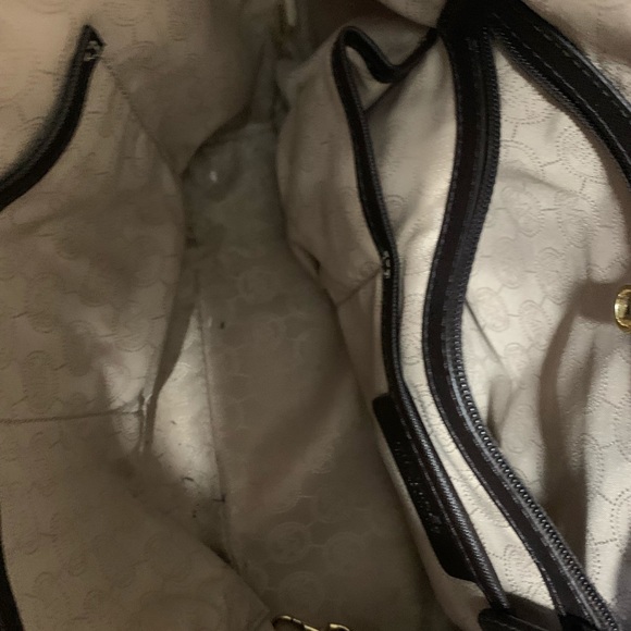 Authentic Michael Kors handbag - Picture 8 of 8